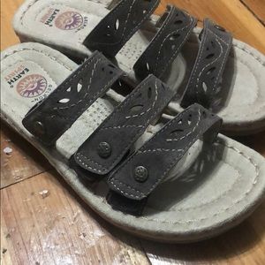 Like new earth spirit sandals